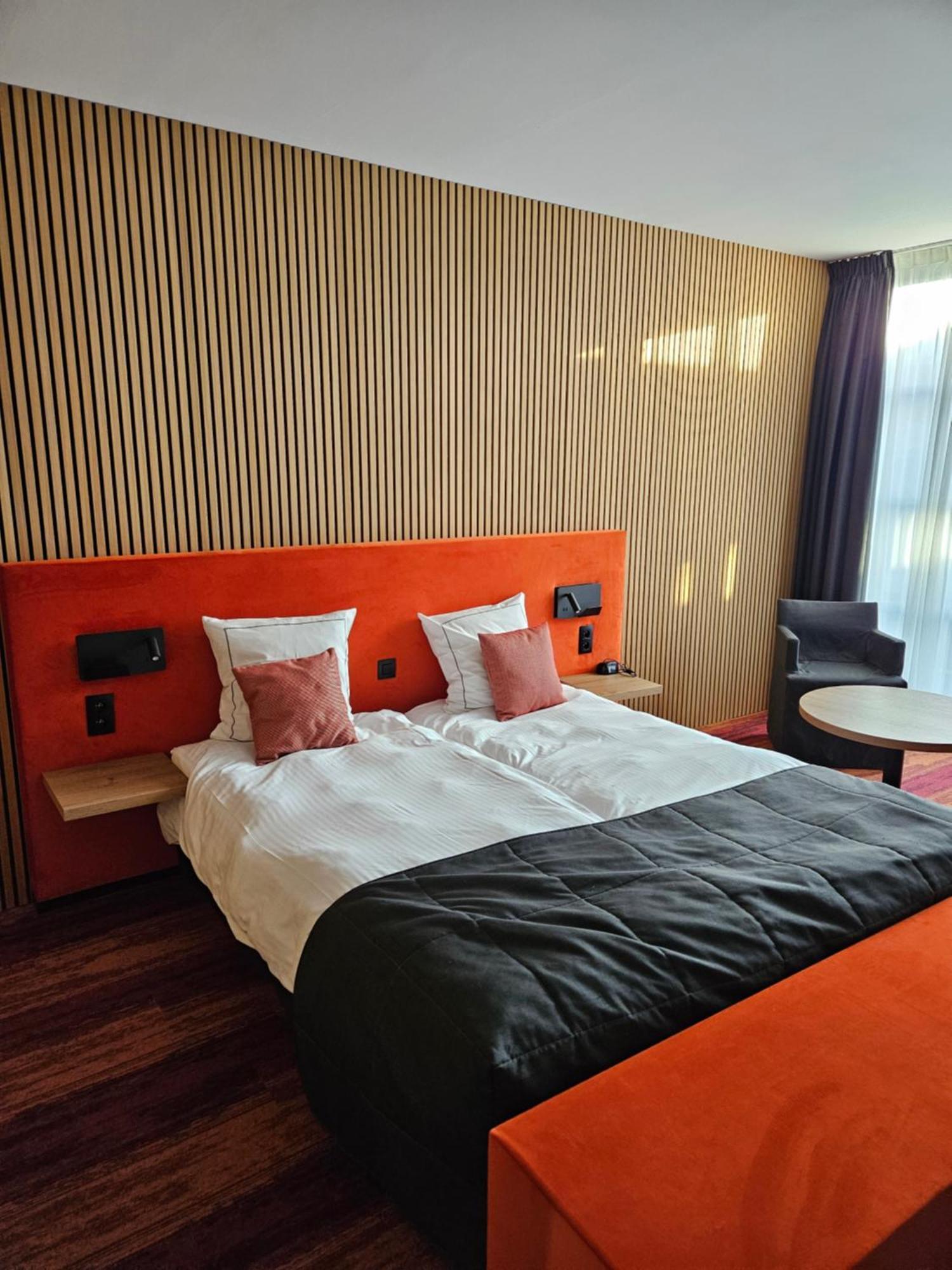Hotel Boomgaard Lanaken Exterior photo