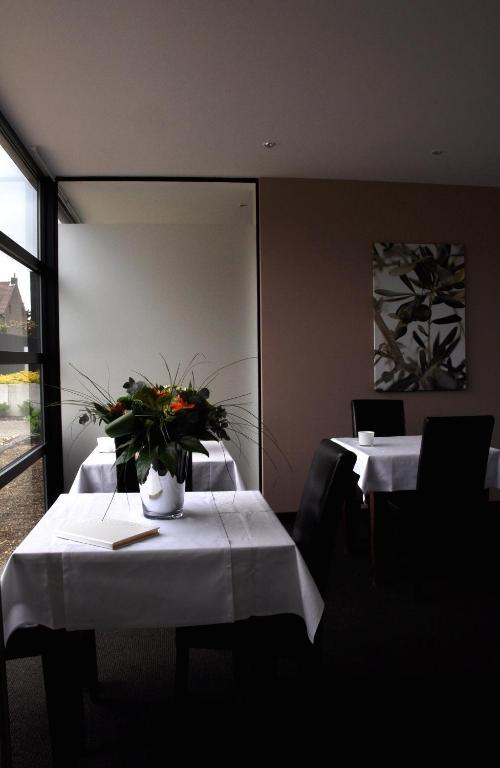 Hotel Boomgaard Lanaken Exterior photo