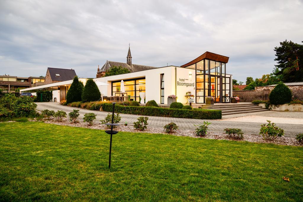 Hotel Boomgaard Lanaken Exterior photo